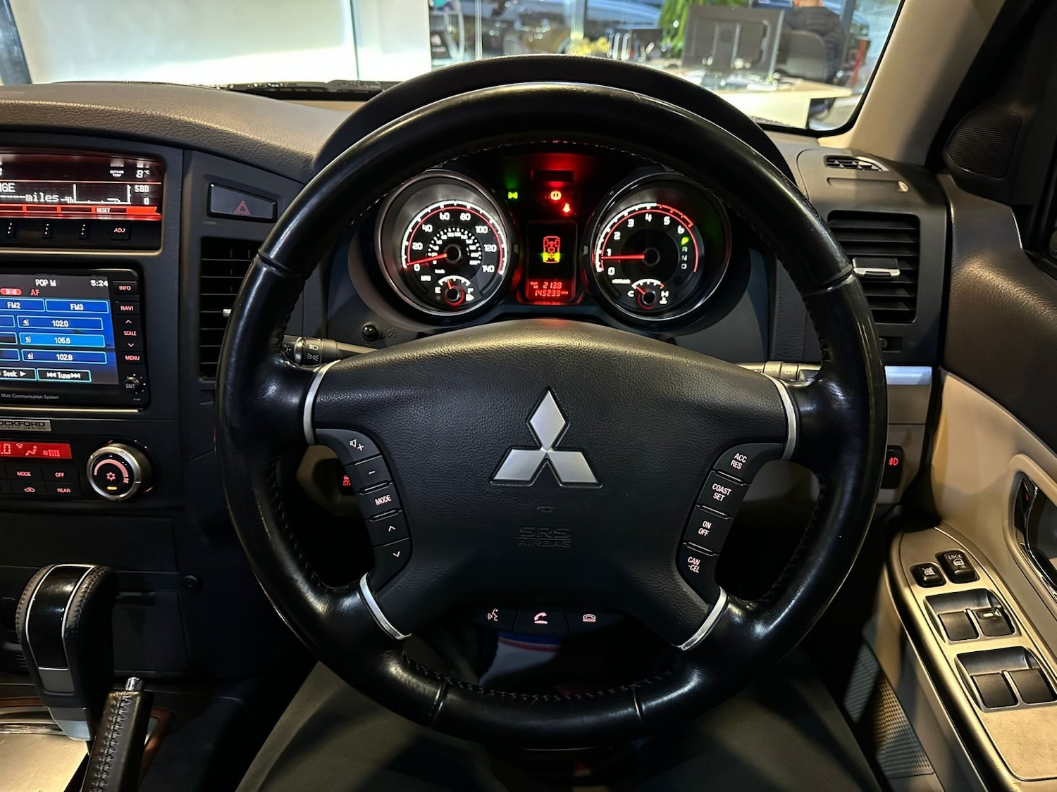 Used Mitsubishi Shogun 2011 for sale - 77282711: Photo 40