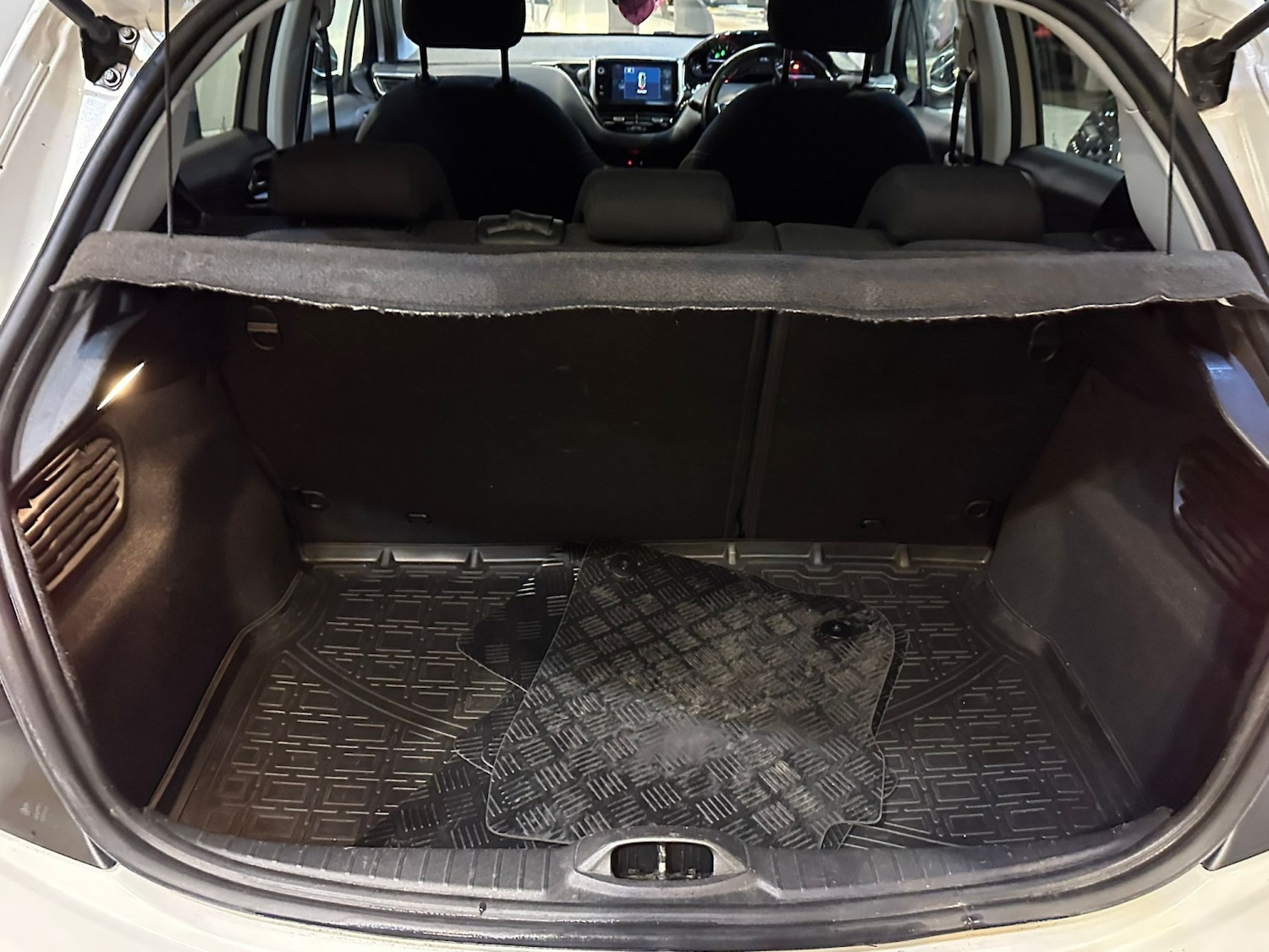 Used Peugeot 208 2017 for sale - 78197950: Photo 14