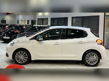 Used Peugeot 208 2017 for sale - 78197950: Photo