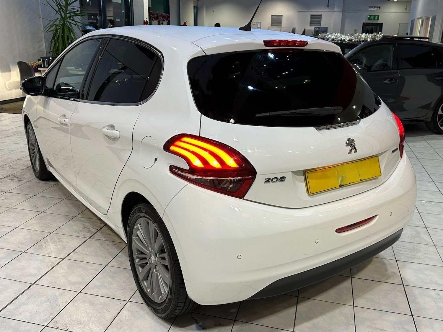 Used Peugeot 208 2017 for sale - 78197950: Photo 4