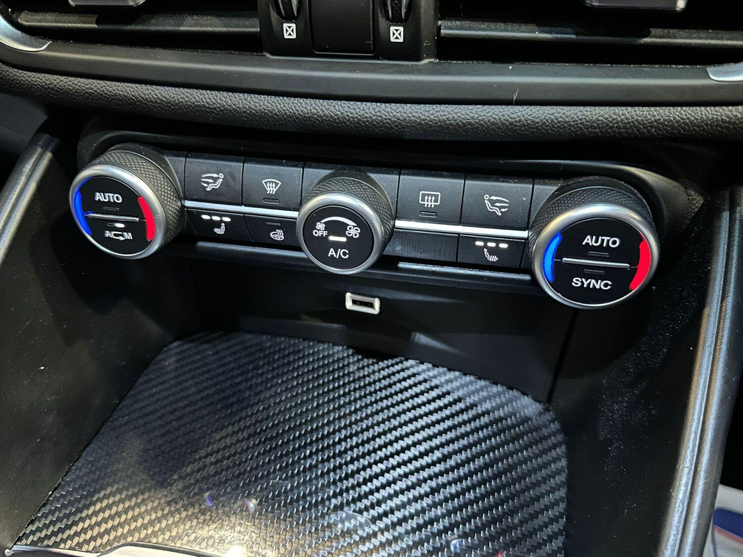 Used Alfa Romeo Giulia 2018 for sale - 77103489: Photo 20