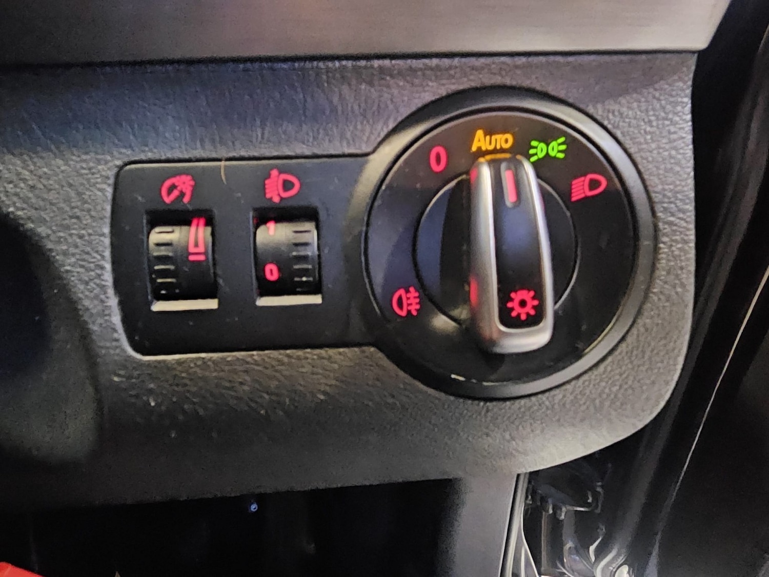 Used Volkswagen Touran 2013 for sale - 77289253: Photo 14