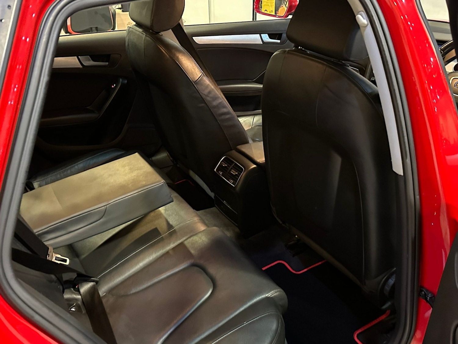 Used Audi A4 2014 for sale - 77189200: Photo 13