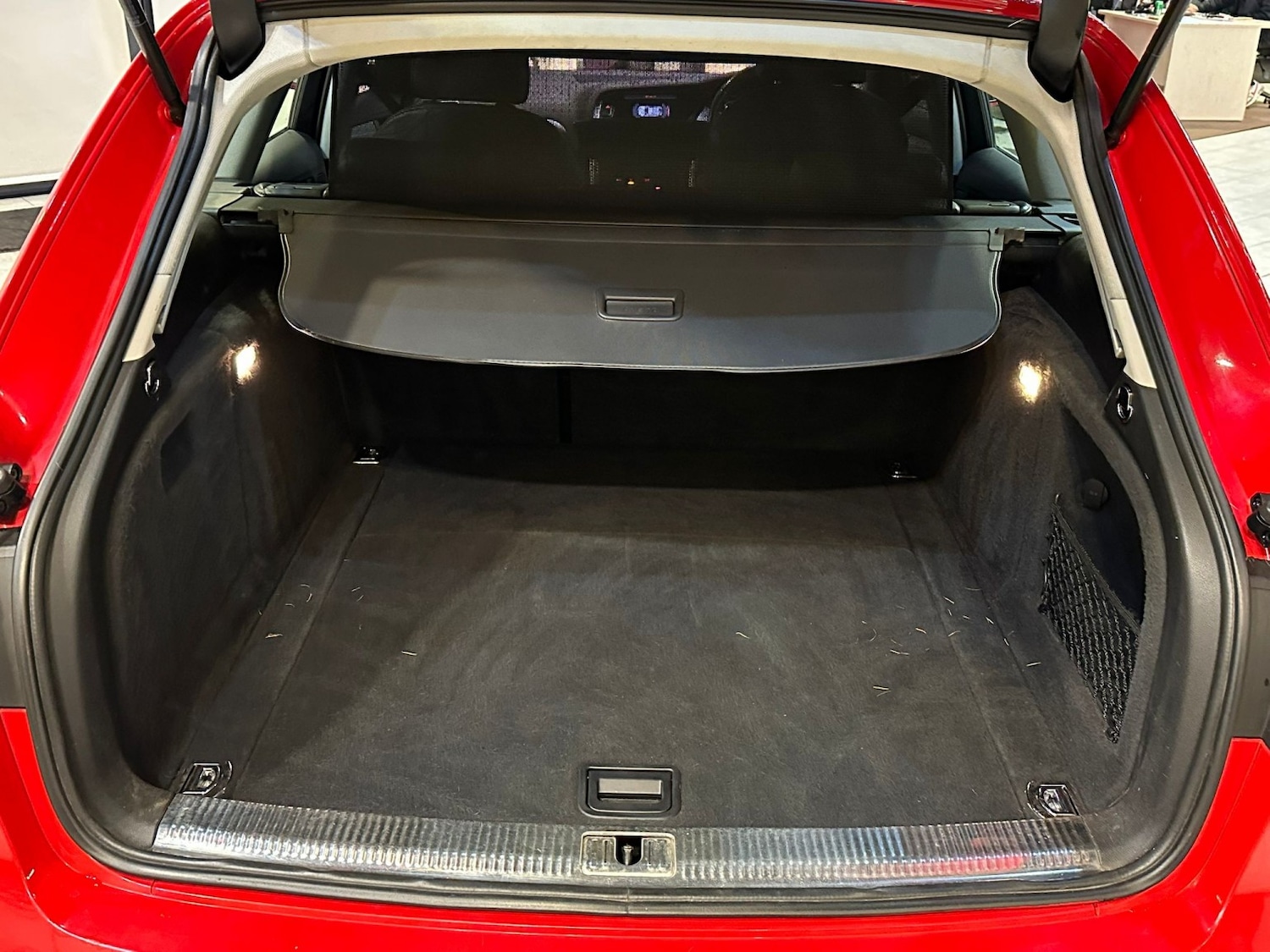 Used Audi A4 2014 for sale - 77189200: Photo 8