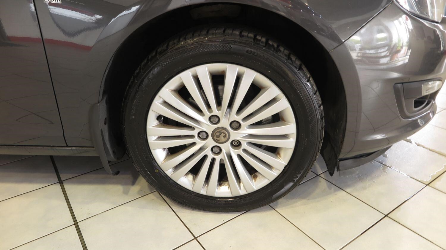 Vauxhall Astra 2014 - 1.7 CDTi ecoFLEX Excite 5-Door - Image 23