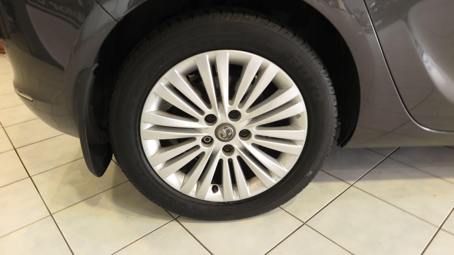 Vauxhall Astra 2014 - 1.7 CDTi ecoFLEX Excite 5-Door - Image 24