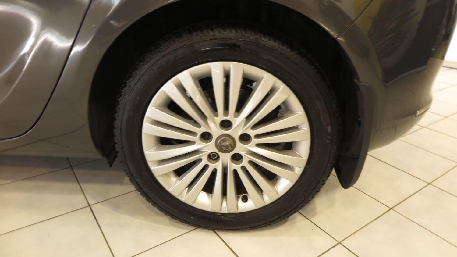 Vauxhall Astra 2014 - 1.7 CDTi ecoFLEX Excite 5-Door - Image 25