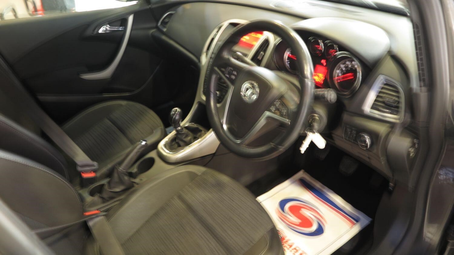 Vauxhall Astra 2014 - 1.7 CDTi ecoFLEX Excite 5-Door - Image 26