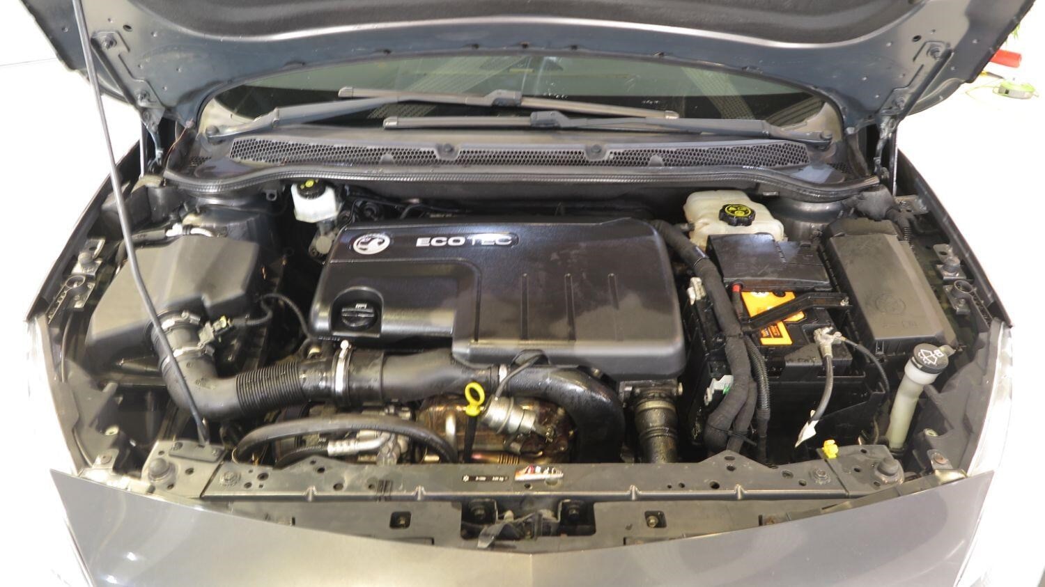 Vauxhall Astra 2014 - 1.7 CDTi ecoFLEX Excite 5-Door - Image 42