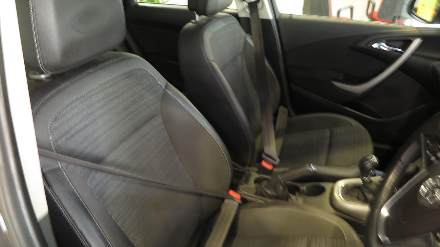 Vauxhall Astra 2014 - 1.7 CDTi ecoFLEX Excite 5-Door - Image 69
