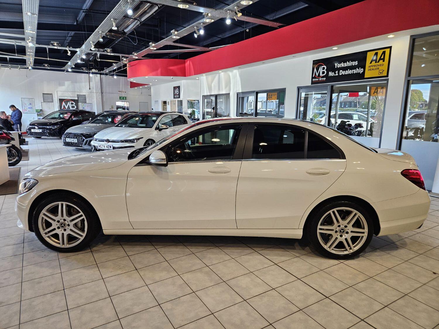 Used Mercedes-Benz C Class 2014 for sale - 76347150: Photo 4