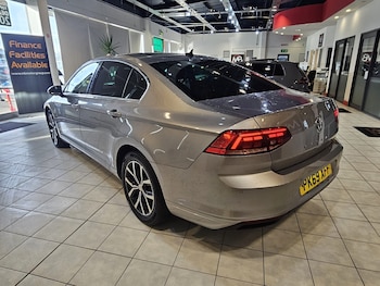 Used Volkswagen Passat 2019 for sale - 76712399: Photo