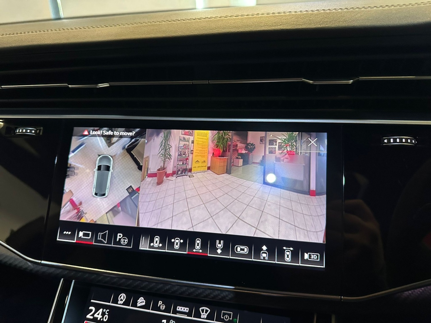 Used Audi RS Q8 2022 for sale - 78112151: Photo 32