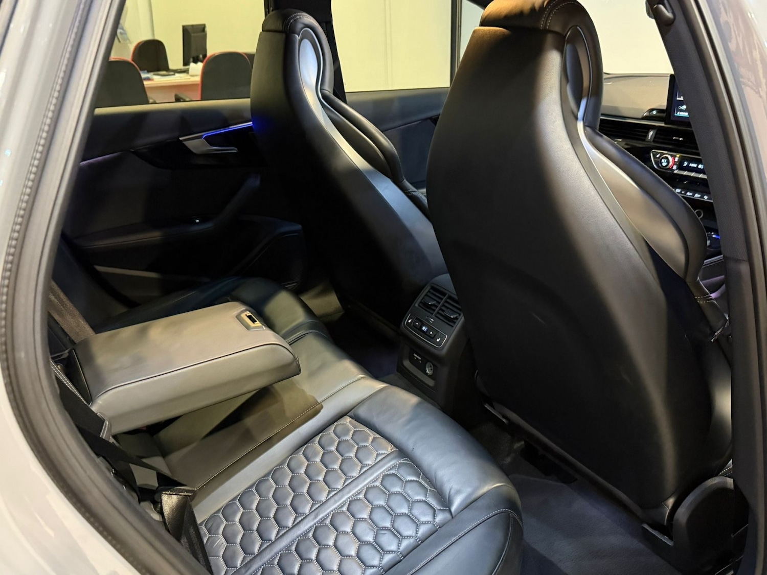 Used Audi RS4 2023 for sale - 76631583: Photo 17