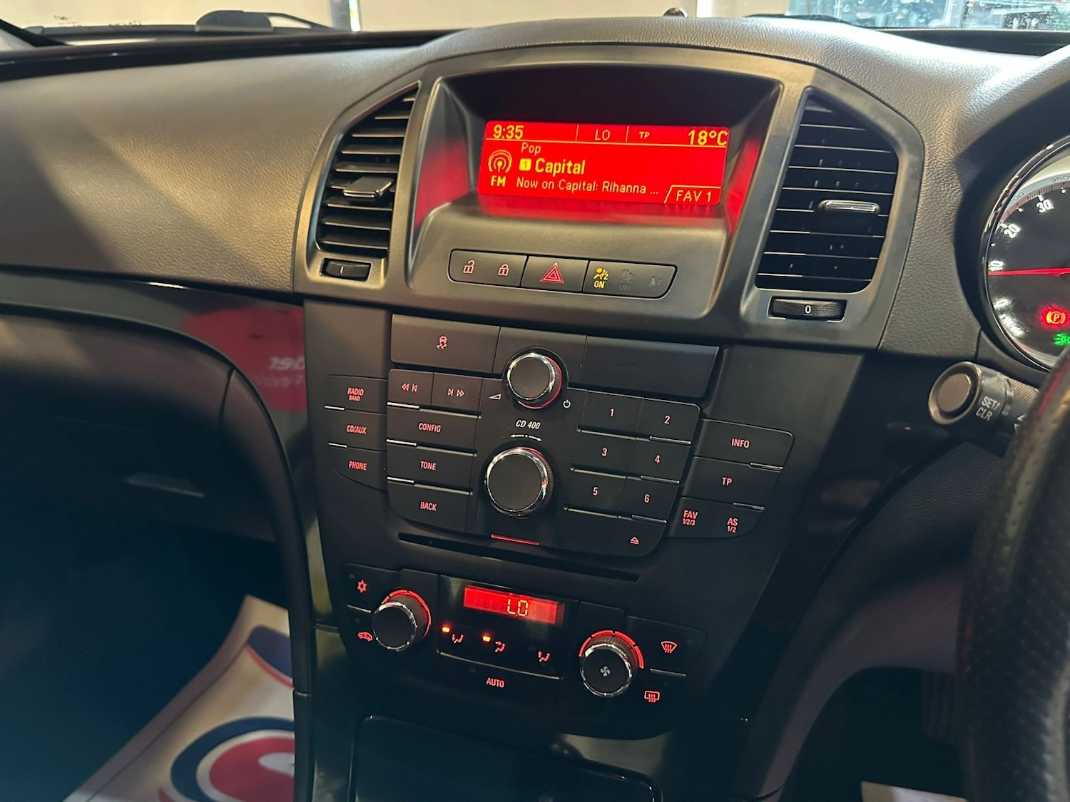 Used Vauxhall Insignia 2011 for sale - 76439835: Photo 12