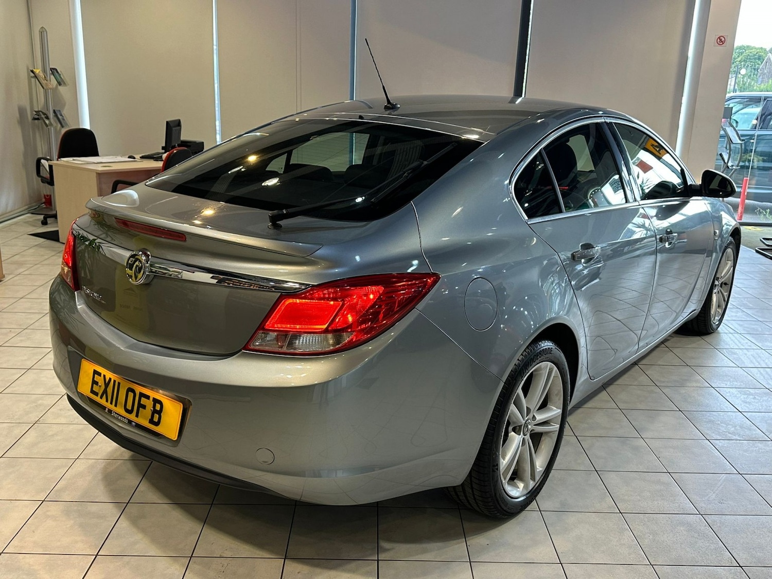 Used Vauxhall Insignia 2011 for sale - 76439835: Photo 6
