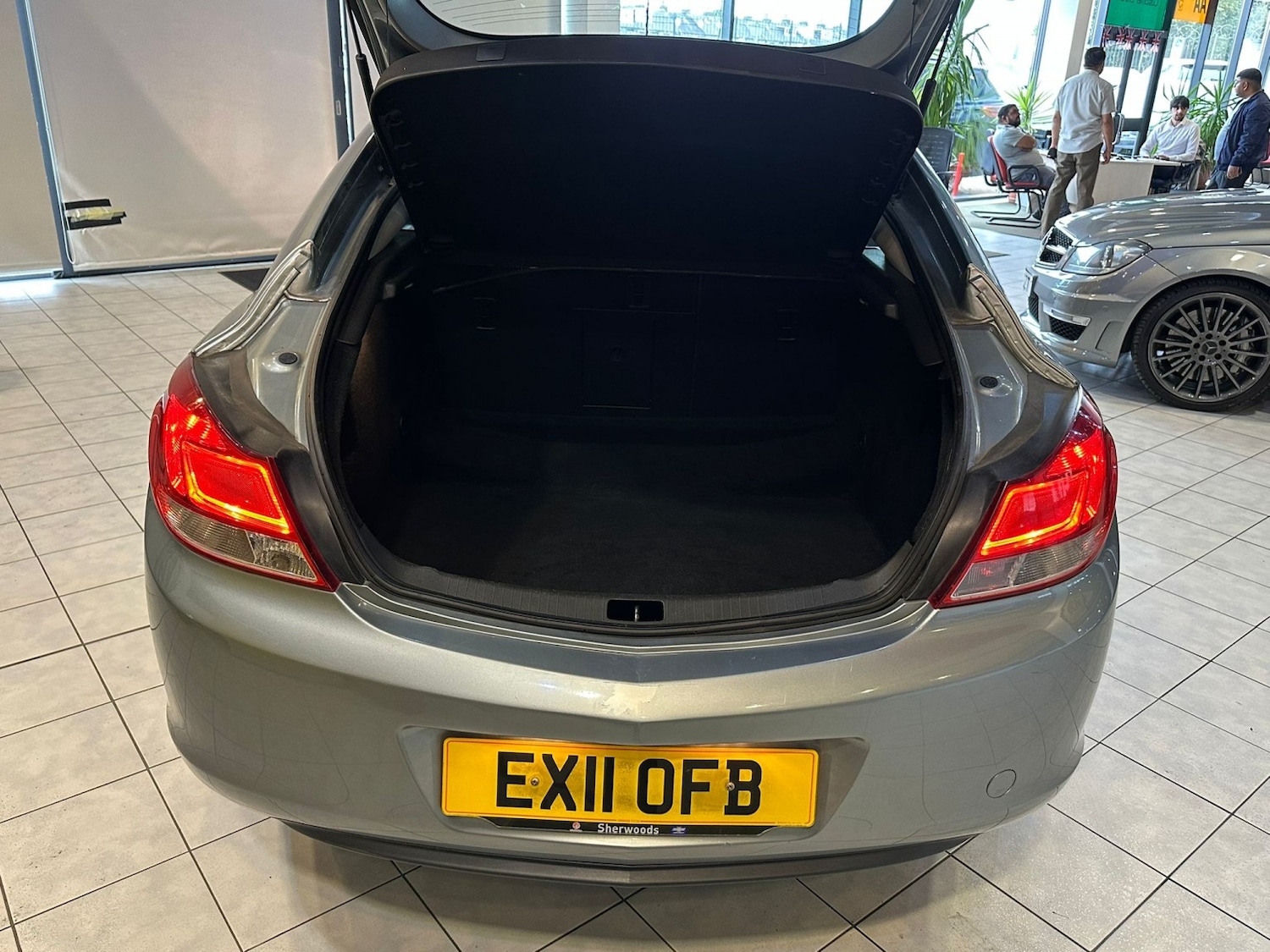 Used Vauxhall Insignia 2011 for sale - 76439835: Photo 8