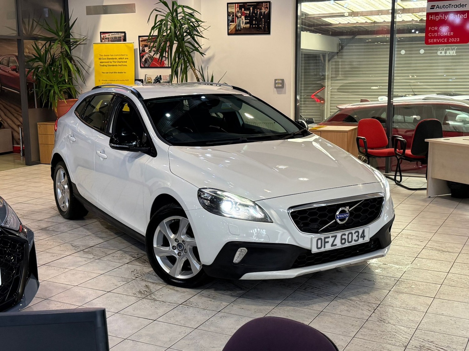 Used Volvo V40 2013 for sale - 77891594: Photo 1