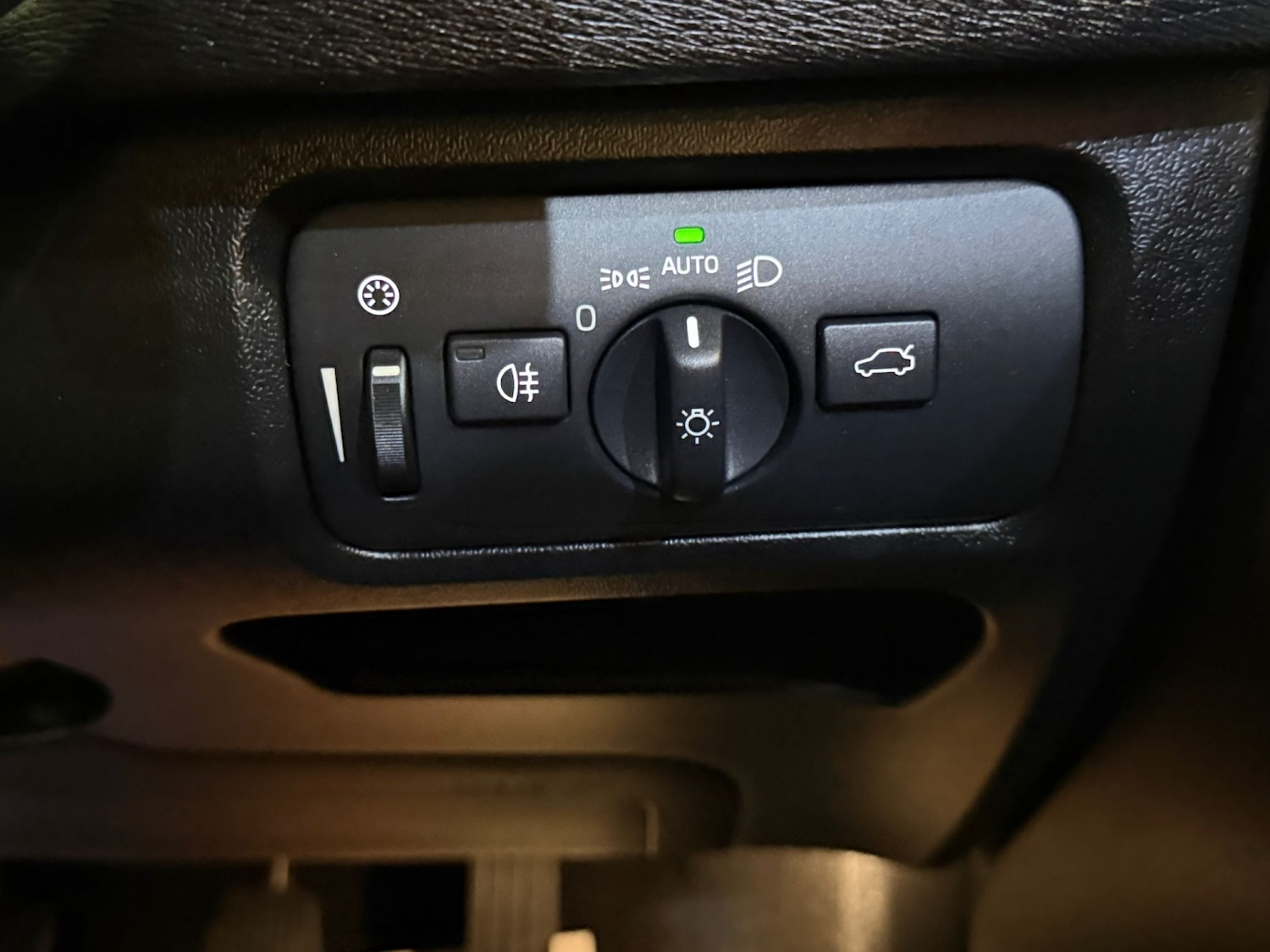 Used Volvo V40 2013 for sale - 77891594: Photo 20