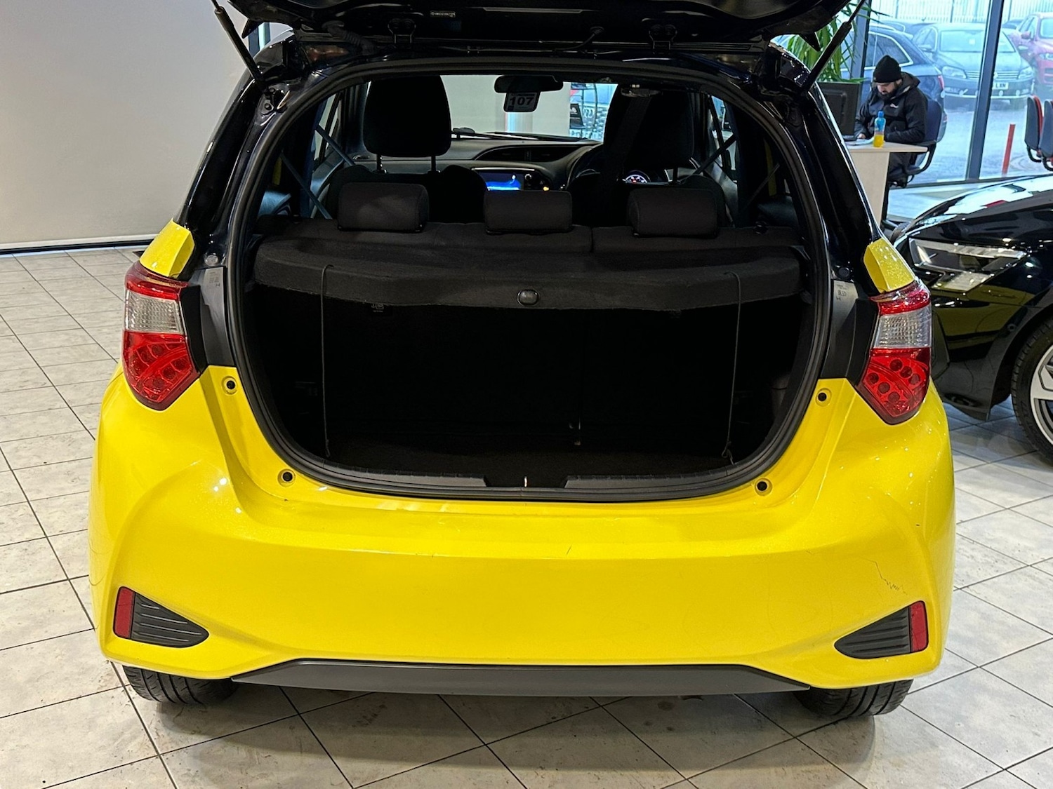 Used Toyota Yaris 2017 for sale - 77395271: Photo 11