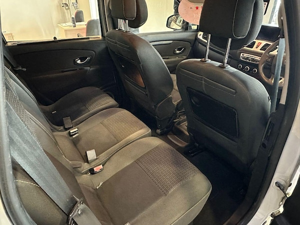 Used Renault Scenic 2010 for sale - 75504965: Photo 11