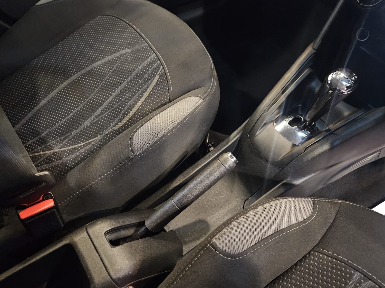 Used Peugeot 208 2014 for sale - 76541577: Photo 11