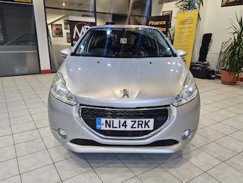 Used Peugeot 208 2014 for sale - 76541577: Photo