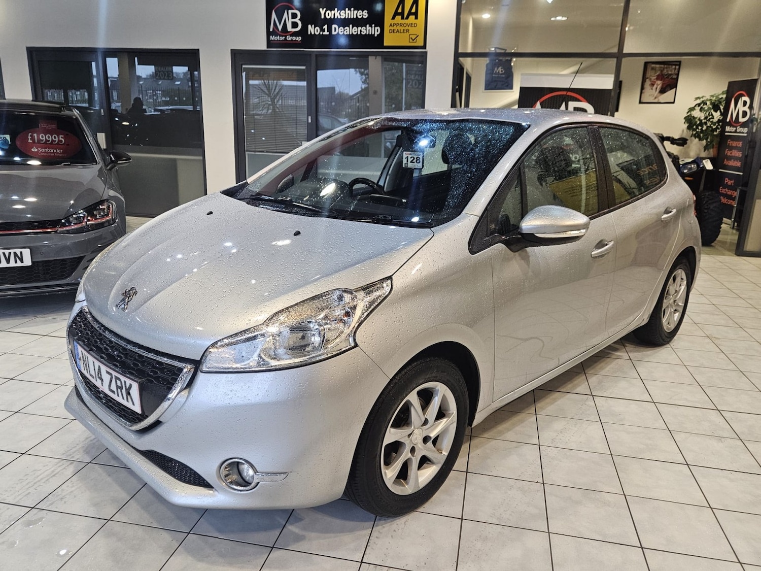 Used Peugeot 208 2014 for sale - 76541577: Photo 3