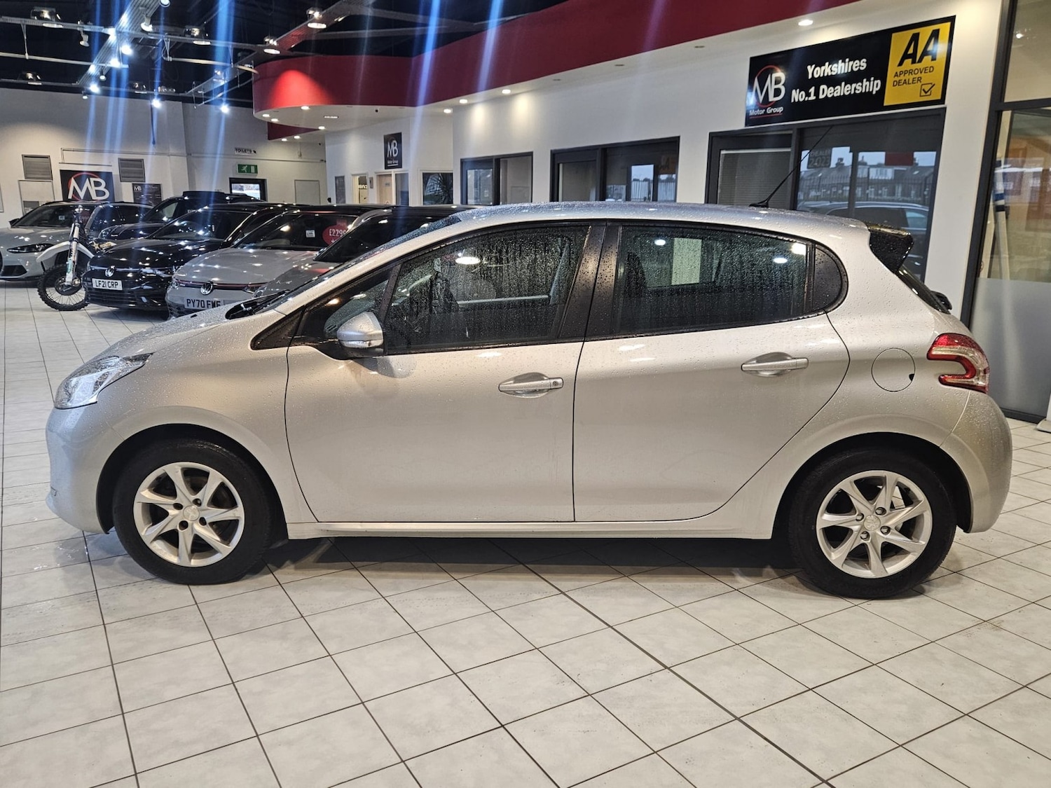 Used Peugeot 208 2014 for sale - 76541577: Photo 5