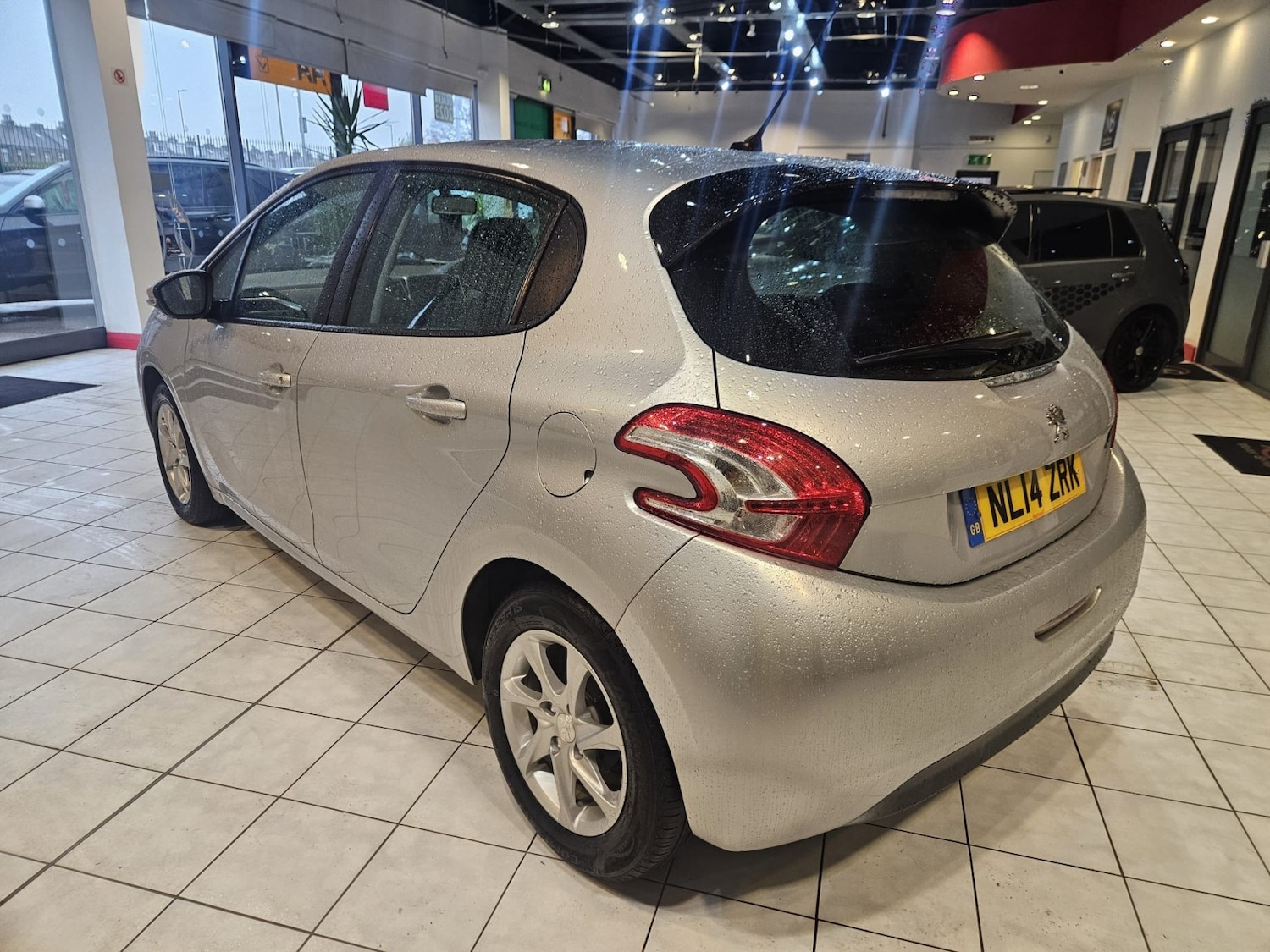 Used Peugeot 208 2014 for sale - 76541577: Photo 8