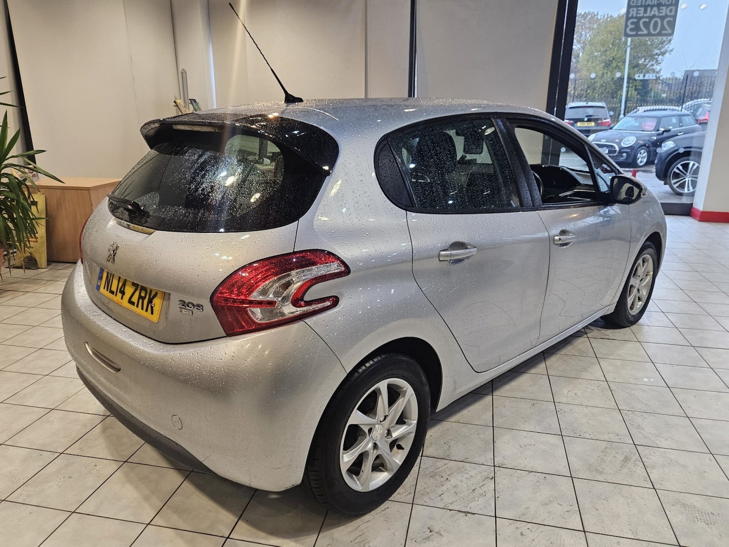 Used Peugeot 208 2014 for sale - 76541577: Photo 9