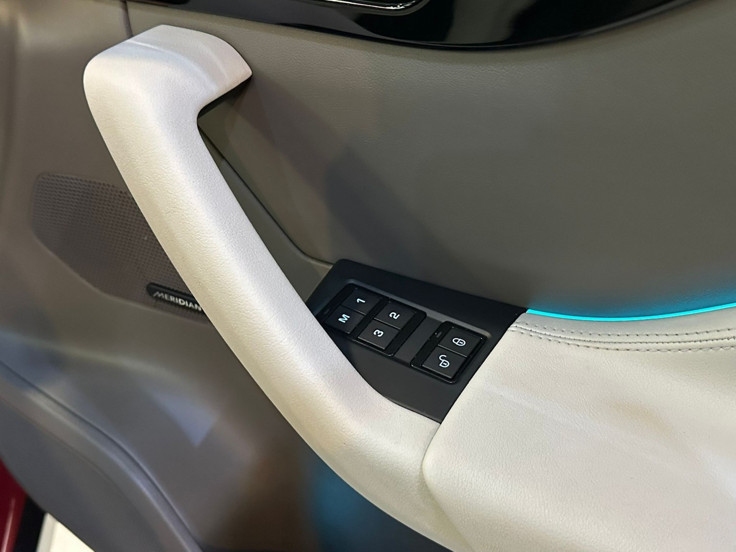 Used Jaguar F-Pace 2017 for sale - 77233783: Photo 22