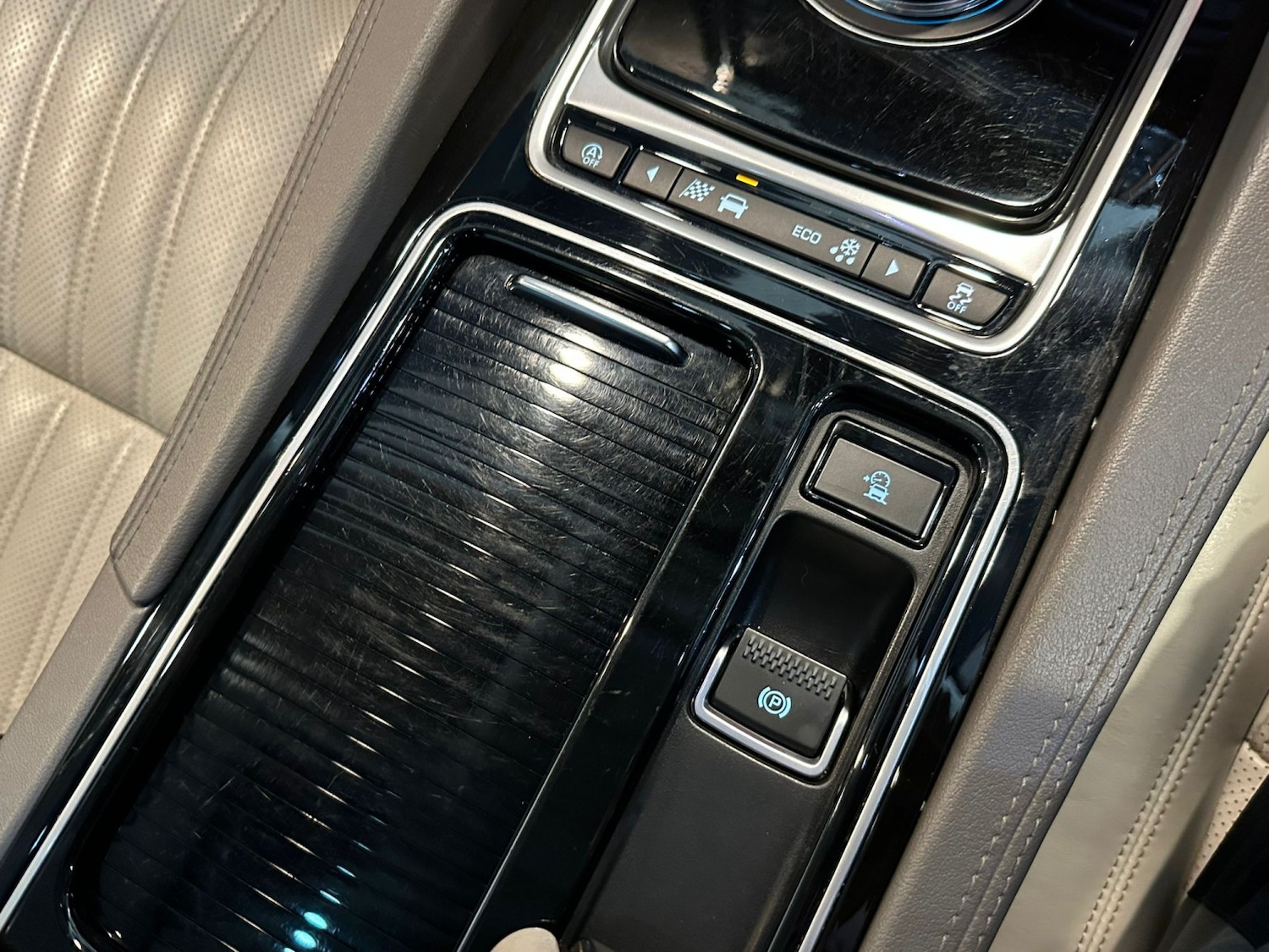 Used Jaguar F-Pace 2017 for sale - 77233783: Photo 33