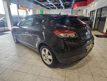Used Renault Megane 2010 for sale - 76482887: Photo
