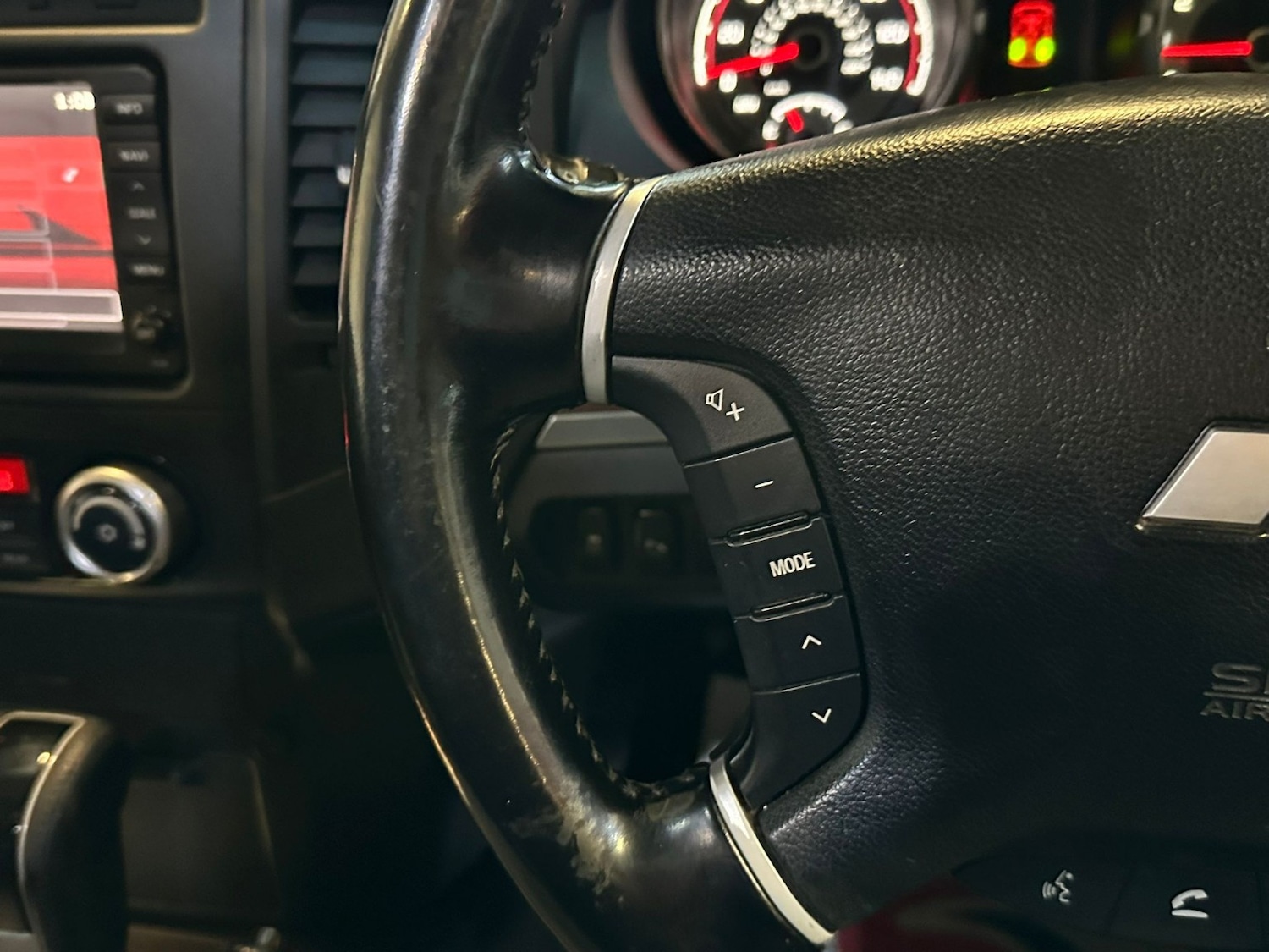 Used Mitsubishi Shogun 2012 for sale - 77303744: Photo 25