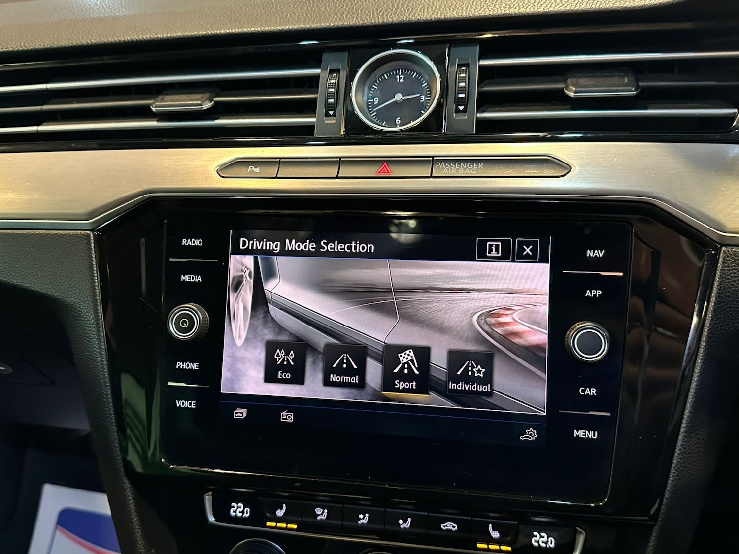 Used Volkswagen Passat 2017 for sale - 77189324: Photo 32