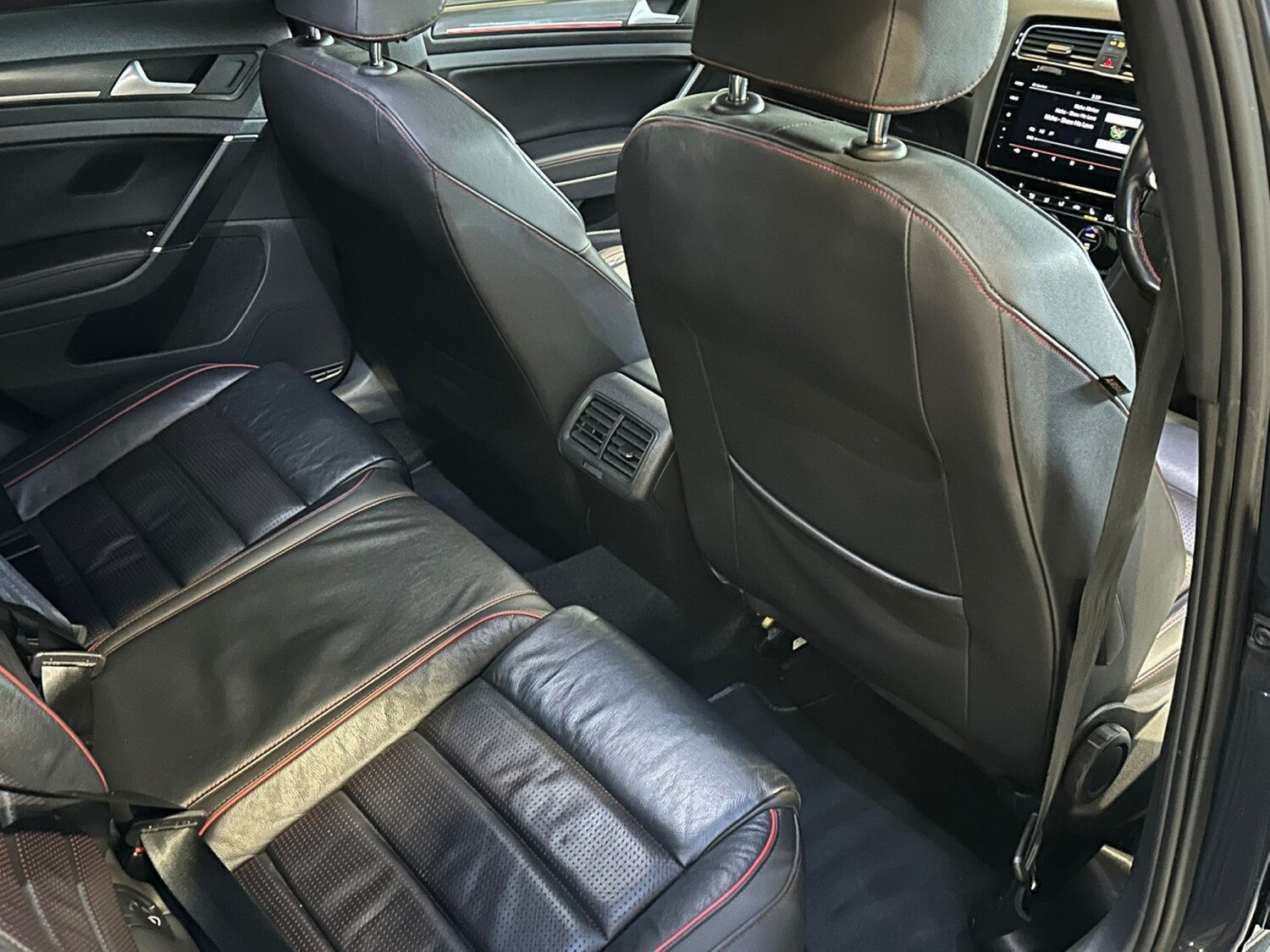 Used Volkswagen Golf 2018 for sale - 77609976: Photo 23