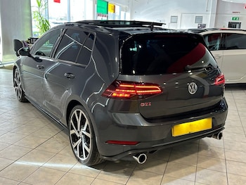 Used Volkswagen Golf 2018 for sale - 77609976: Photo