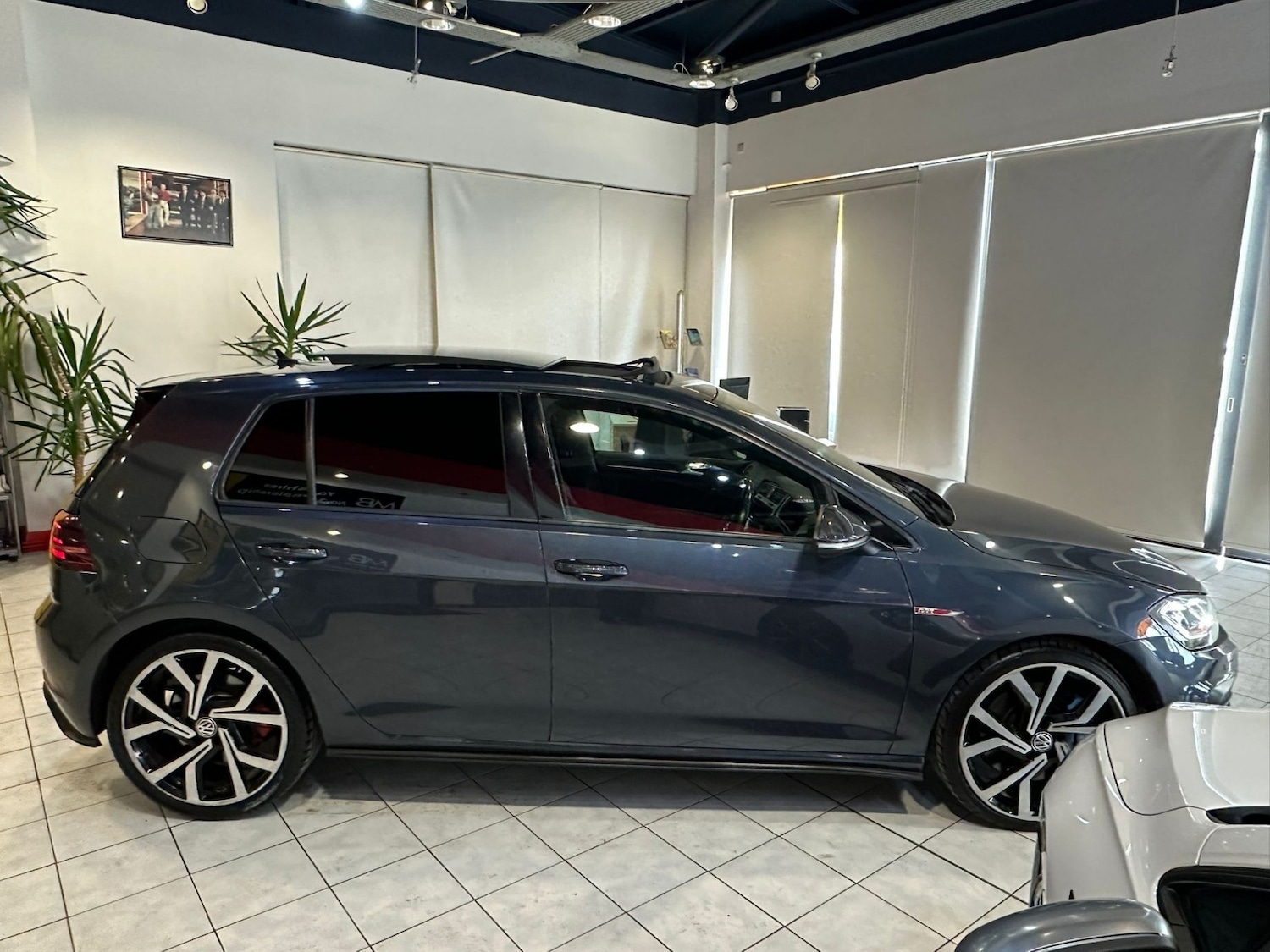Used Volkswagen Golf 2018 for sale - 77609976: Photo 9