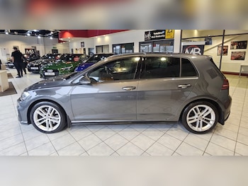 Used Volkswagen Golf 2017 for sale - 77385357: Photo
