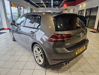 Used Volkswagen Golf 2017 for sale - 77385357: Photo