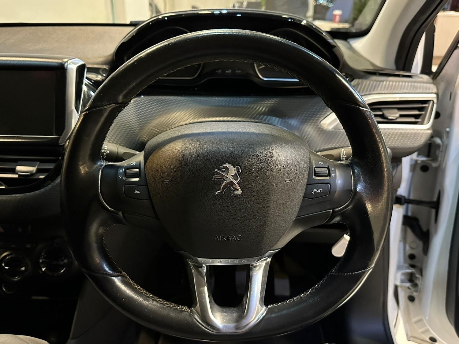 Used Peugeot 208 2017 for sale - 77595374: Photo 10