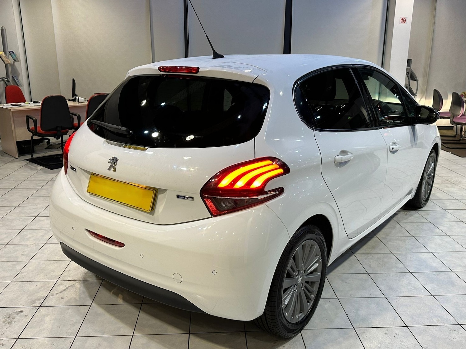 Used Peugeot 208 2017 for sale - 77595374: Photo 3