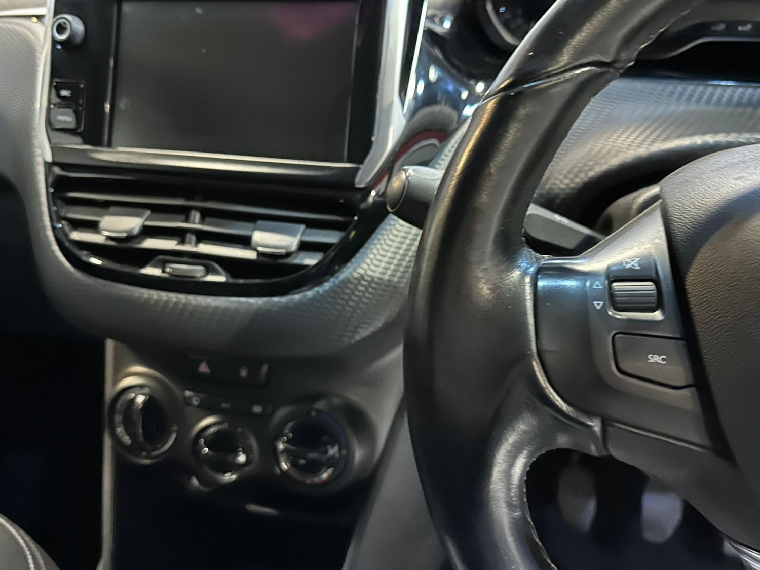 Used Peugeot 208 2017 for sale - 77595374: Photo 9