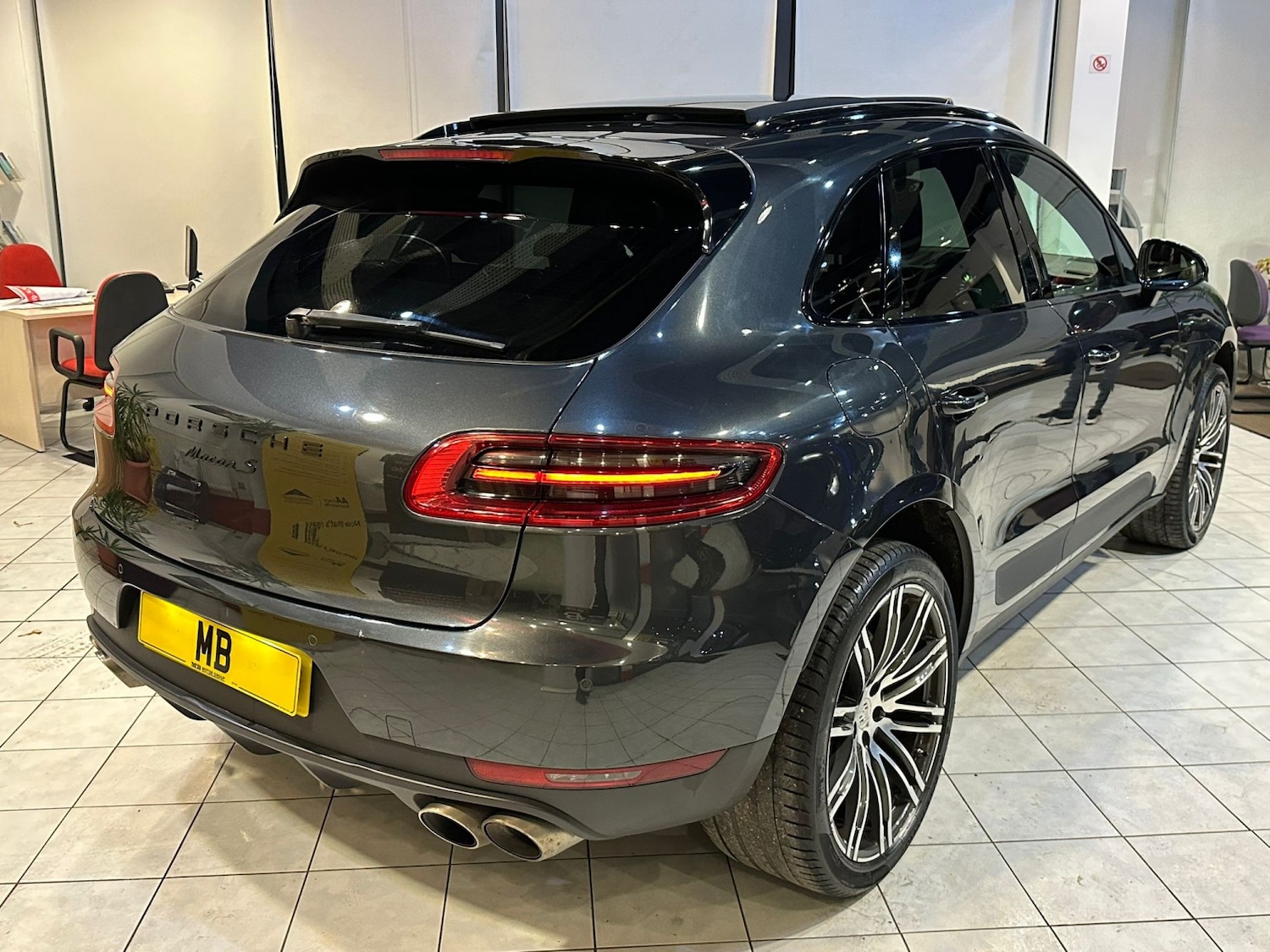 Used Porsche Macan 2017 for sale - 77189337: Photo 12