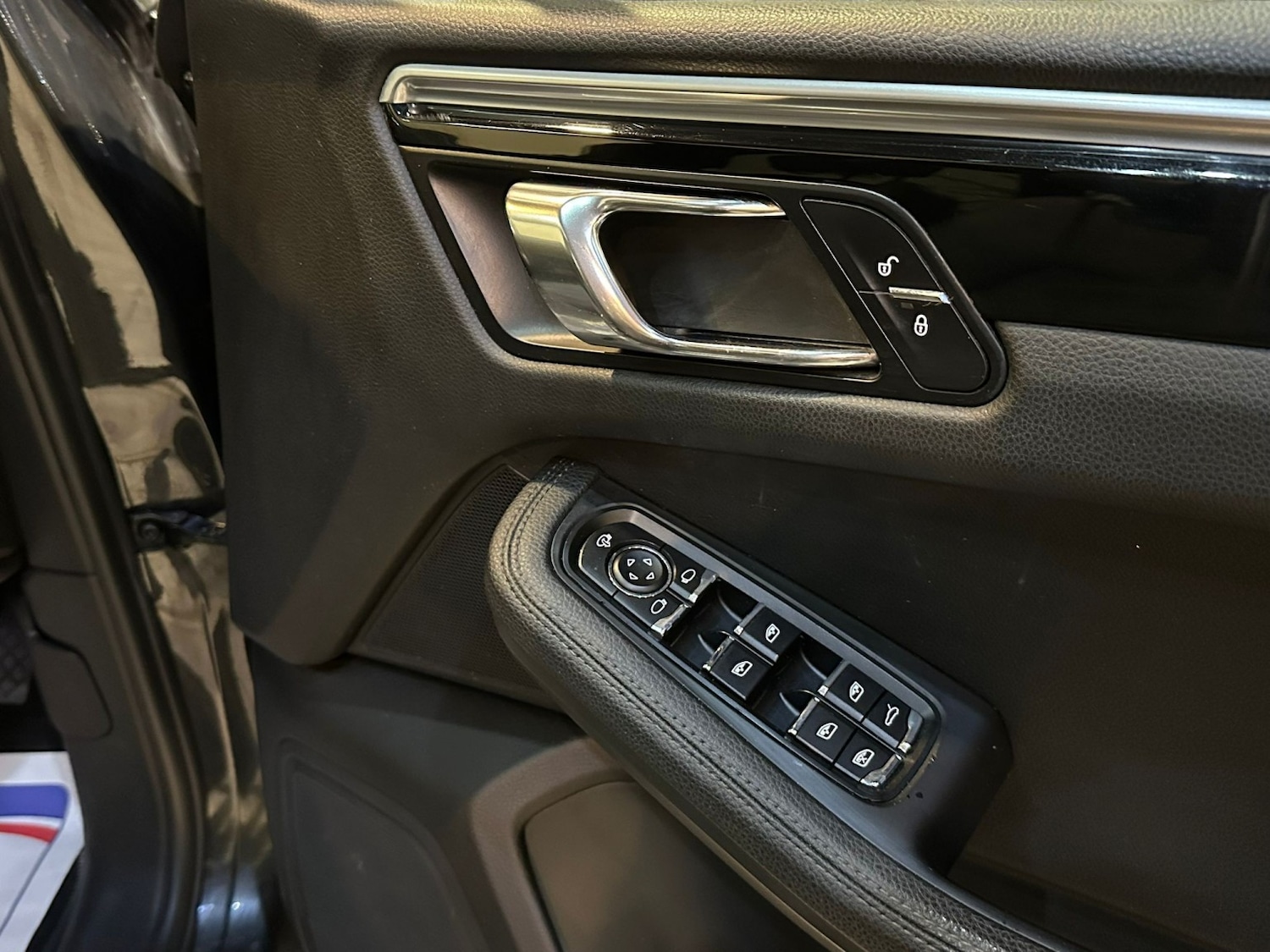 Used Porsche Macan 2017 for sale - 77189337: Photo 27