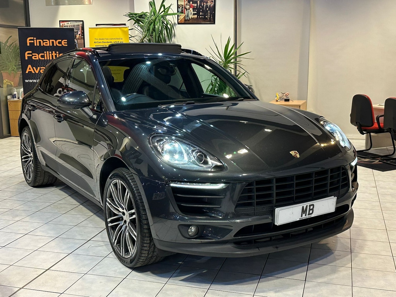 Used Porsche Macan 2017 for sale - 77189337: Photo 3
