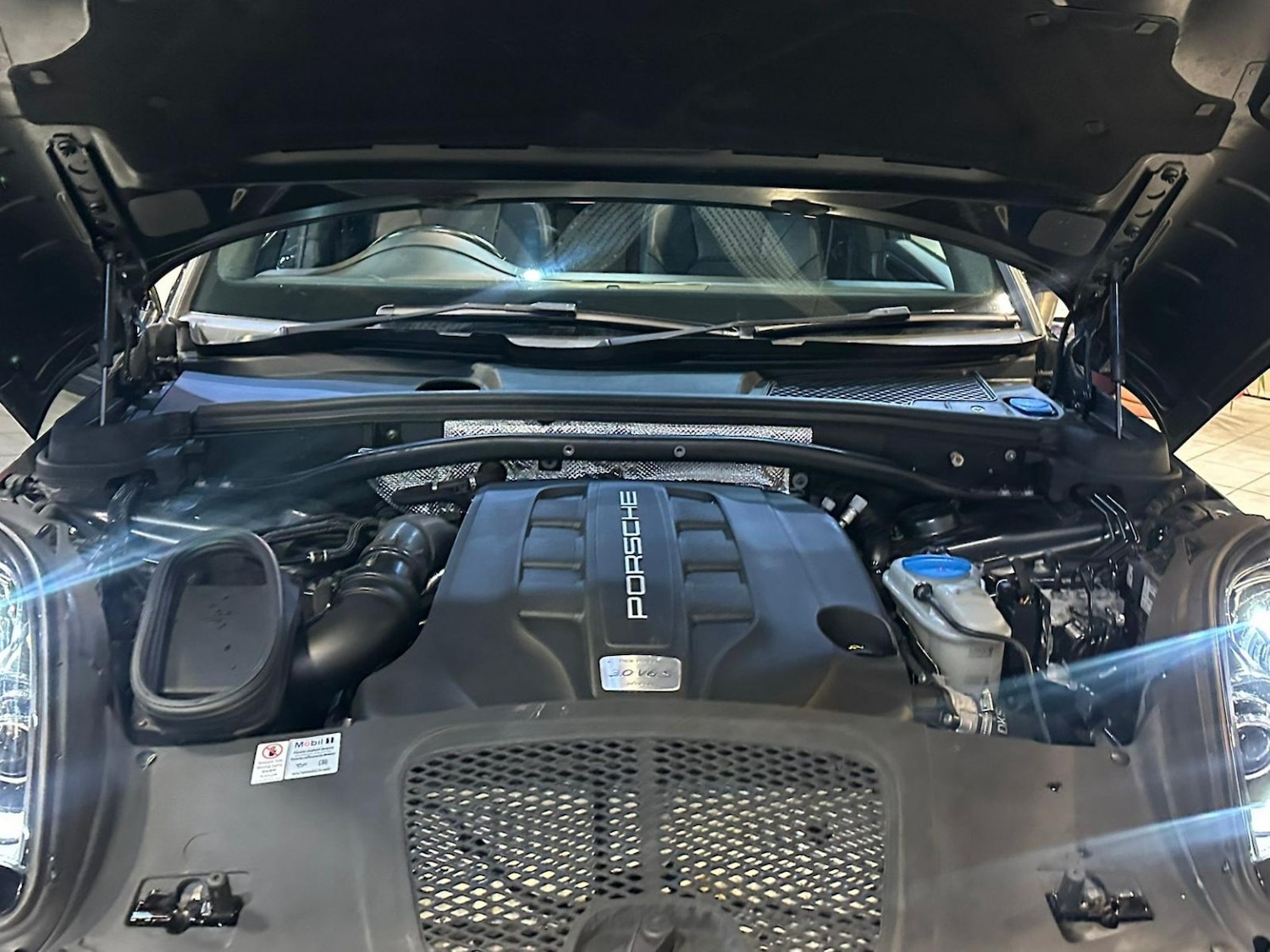 Used Porsche Macan 2017 for sale - 77189337: Photo 33