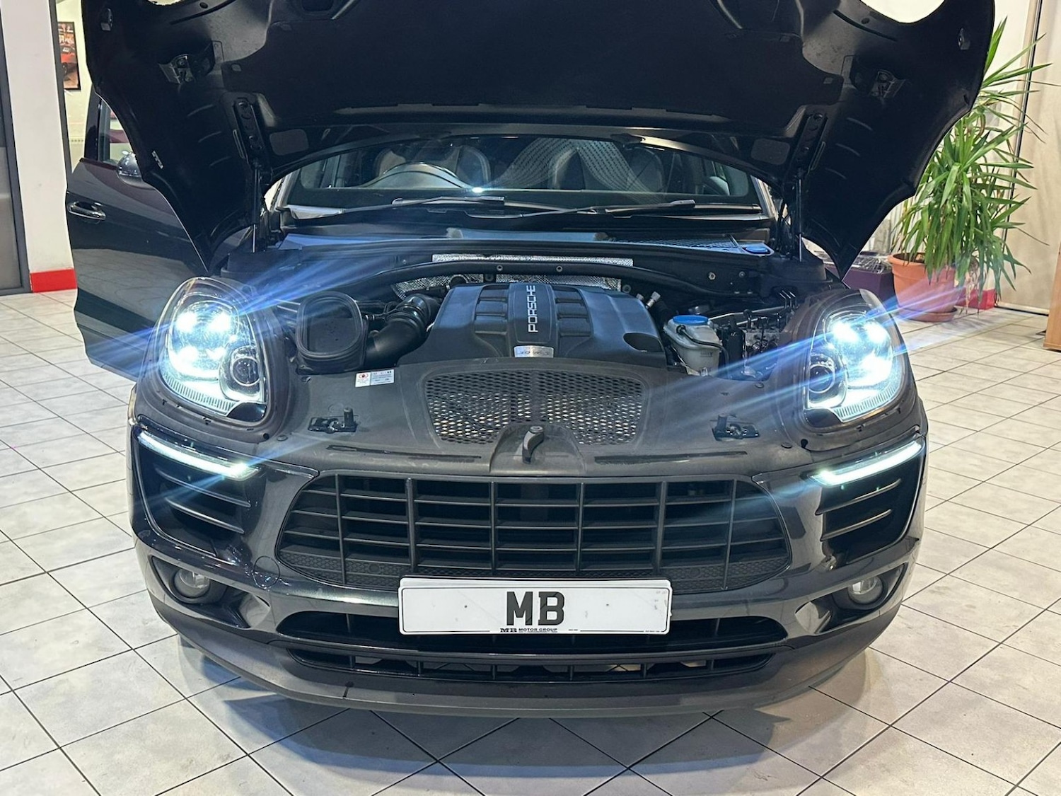 Used Porsche Macan 2017 for sale - 77189337: Photo 34