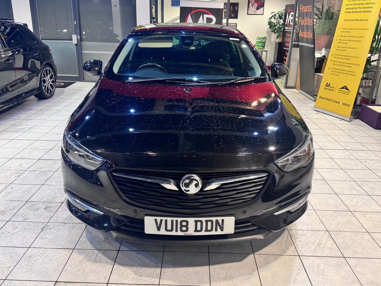 Used Vauxhall Insignia 2018 for sale - 76896904: Photo 1